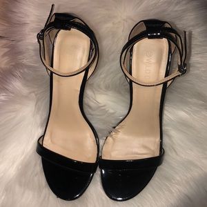 Wild Diva Adele-94 Patent Ankle Strap Heels